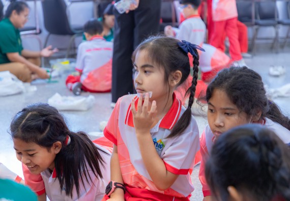 ภาพกิจกรรม คณะวิทยาศาสตร์และเทคโนโลยี มหาวิทยาลัยราชภัฏกำแพงเพชร ร่วมกับโรงเรียนอนุบาลกำแพงเพชร จัดกิจกรรมสะเต็มศึกษา ตามโครงการฝึกทักษะเพื่อพัฒนาอุจฉริยะภาพวิทยาศาสตร์