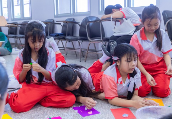 ภาพกิจกรรม คณะวิทยาศาสตร์และเทคโนโลยี มหาวิทยาลัยราชภัฏกำแพงเพชร ร่วมกับโรงเรียนอนุบาลกำแพงเพชร จัดกิจกรรมสะเต็มศึกษา ตามโครงการฝึกทักษะเพื่อพัฒนาอุจฉริยะภาพวิทยาศาสตร์