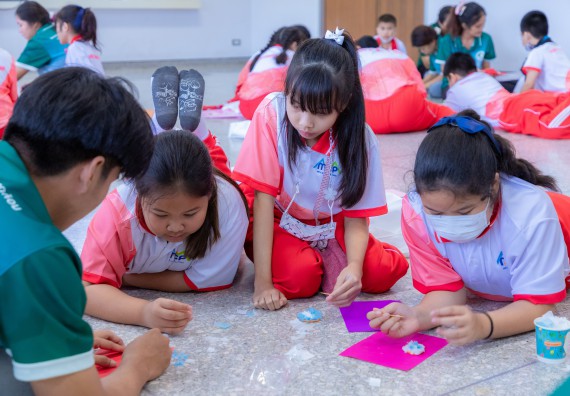 ภาพกิจกรรม คณะวิทยาศาสตร์และเทคโนโลยี มหาวิทยาลัยราชภัฏกำแพงเพชร ร่วมกับโรงเรียนอนุบาลกำแพงเพชร จัดกิจกรรมสะเต็มศึกษา ตามโครงการฝึกทักษะเพื่อพัฒนาอุจฉริยะภาพวิทยาศาสตร์