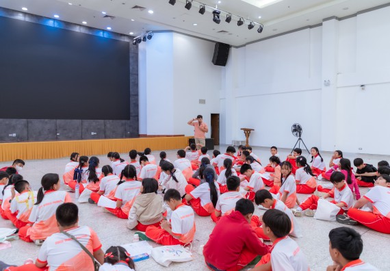 ภาพกิจกรรม คณะวิทยาศาสตร์และเทคโนโลยี มหาวิทยาลัยราชภัฏกำแพงเพชร ร่วมกับโรงเรียนอนุบาลกำแพงเพชร จัดกิจกรรมสะเต็มศึกษา ตามโครงการฝึกทักษะเพื่อพัฒนาอุจฉริยะภาพวิทยาศาสตร์