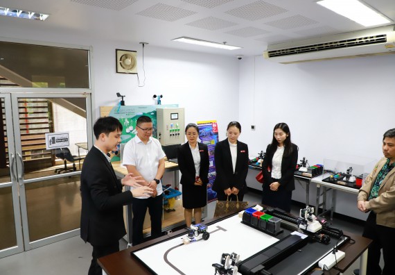 ภาพกิจกรรม  คณะวิทยาศาสตร์และเทคโนโลยีต้อนรับตัวแทนจากวิทยาลัยอาชีวศึกษาและเทคนิคสิบสองปันนา