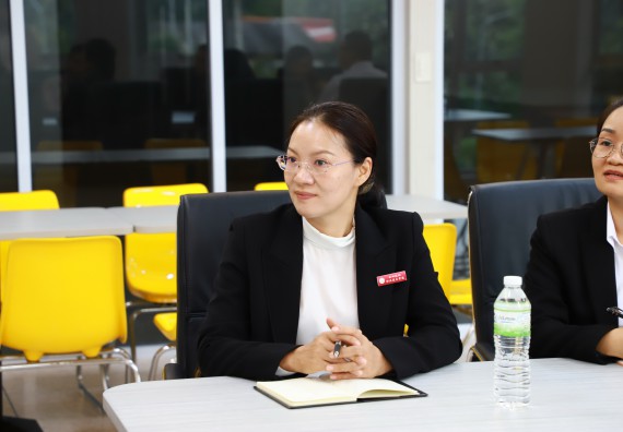 ภาพกิจกรรม  คณะวิทยาศาสตร์และเทคโนโลยีต้อนรับตัวแทนจากวิทยาลัยอาชีวศึกษาและเทคนิคสิบสองปันนา