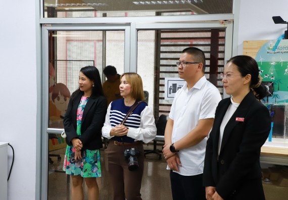 ภาพกิจกรรม  คณะวิทยาศาสตร์และเทคโนโลยีต้อนรับตัวแทนจากวิทยาลัยอาชีวศึกษาและเทคนิคสิบสองปันนา