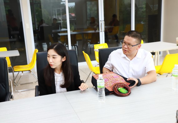 ภาพกิจกรรม  คณะวิทยาศาสตร์และเทคโนโลยีต้อนรับตัวแทนจากวิทยาลัยอาชีวศึกษาและเทคนิคสิบสองปันนา