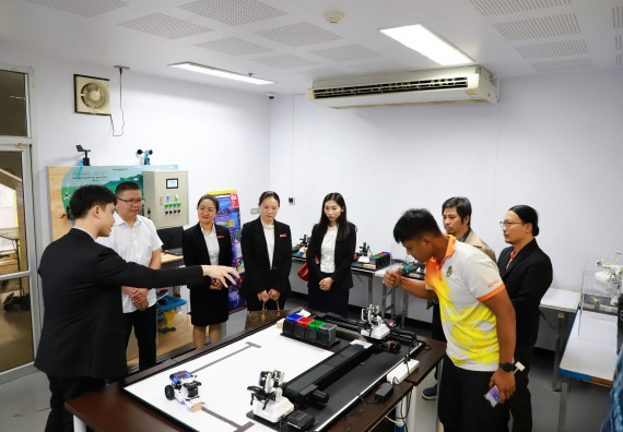 ภาพกิจกรรม  คณะวิทยาศาสตร์และเทคโนโลยีต้อนรับตัวแทนจากวิทยาลัยอาชีวศึกษาและเทคนิคสิบสองปันนา