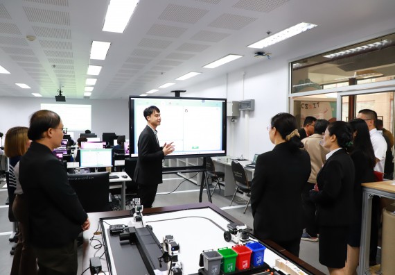 ภาพกิจกรรม  คณะวิทยาศาสตร์และเทคโนโลยีต้อนรับตัวแทนจากวิทยาลัยอาชีวศึกษาและเทคนิคสิบสองปันนา