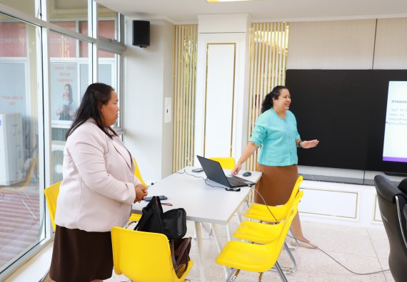 ภาพกิจกรรม  คณะวิทยาศาสตร์และเทคโนโลยีต้อนรับตัวแทนจากวิทยาลัยอาชีวศึกษาและเทคนิคสิบสองปันนา