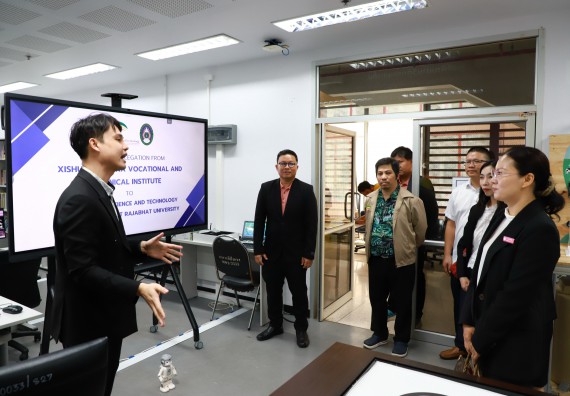 ภาพกิจกรรม  คณะวิทยาศาสตร์และเทคโนโลยีต้อนรับตัวแทนจากวิทยาลัยอาชีวศึกษาและเทคนิคสิบสองปันนา