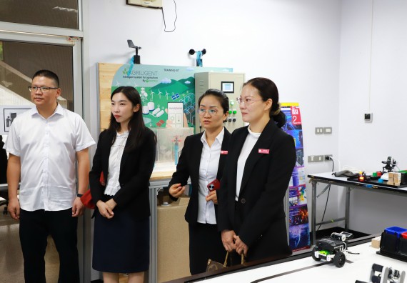 ภาพกิจกรรม  คณะวิทยาศาสตร์และเทคโนโลยีต้อนรับตัวแทนจากวิทยาลัยอาชีวศึกษาและเทคนิคสิบสองปันนา