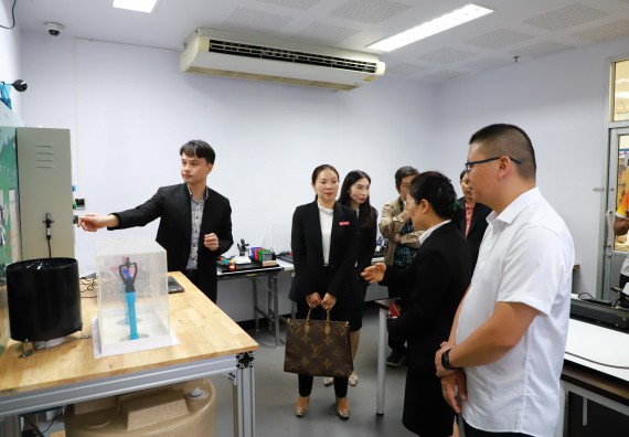 ภาพกิจกรรม  คณะวิทยาศาสตร์และเทคโนโลยีต้อนรับตัวแทนจากวิทยาลัยอาชีวศึกษาและเทคนิคสิบสองปันนา