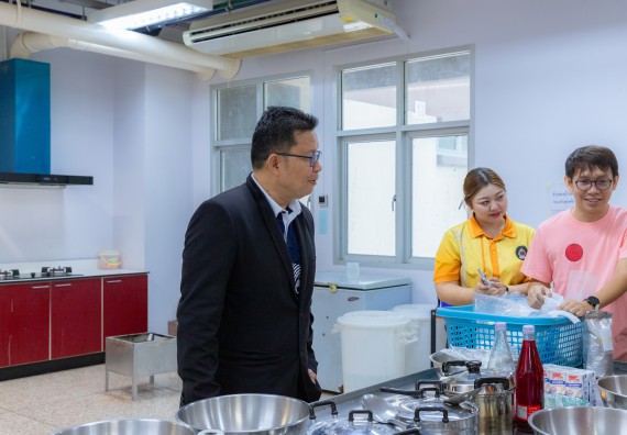 ภาพกิจกรรม  คณะวิทยาศาสตร์และเทคโนโลยี มหาวิทยาลัยราชภัฏกำแพงเพชร ร่วมกับโรงเรียนกำแพงเพชรพิทยาคม จัดกิจกรรมค่ายวิทยาศาสตร์นักเรียนห้องเรียนพิเศษวิทยาศาสตร์