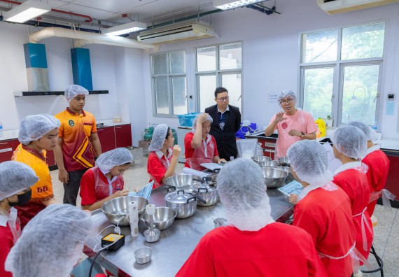 ภาพกิจกรรม  คณะวิทยาศาสตร์และเทคโนโลยี มหาวิทยาลัยราชภัฏกำแพงเพชร ร่วมกับโรงเรียนกำแพงเพชรพิทยาคม จัดกิจกรรมค่ายวิทยาศาสตร์นักเรียนห้องเรียนพิเศษวิทยาศาสตร์