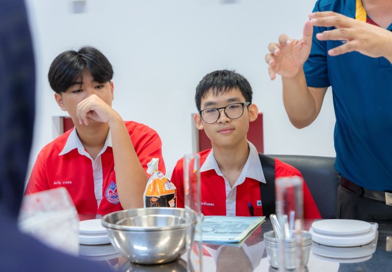 ภาพกิจกรรม  คณะวิทยาศาสตร์และเทคโนโลยี มหาวิทยาลัยราชภัฏกำแพงเพชร ร่วมกับโรงเรียนกำแพงเพชรพิทยาคม จัดกิจกรรมค่ายวิทยาศาสตร์นักเรียนห้องเรียนพิเศษวิทยาศาสตร์