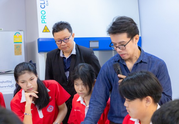 ภาพกิจกรรม  คณะวิทยาศาสตร์และเทคโนโลยี มหาวิทยาลัยราชภัฏกำแพงเพชร ร่วมกับโรงเรียนกำแพงเพชรพิทยาคม จัดกิจกรรมค่ายวิทยาศาสตร์นักเรียนห้องเรียนพิเศษวิทยาศาสตร์