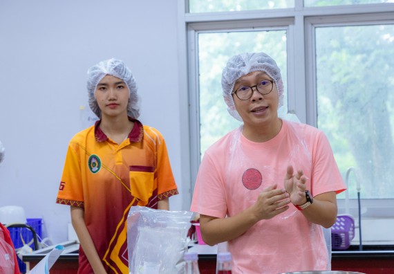 ภาพกิจกรรม  คณะวิทยาศาสตร์และเทคโนโลยี มหาวิทยาลัยราชภัฏกำแพงเพชร ร่วมกับโรงเรียนกำแพงเพชรพิทยาคม จัดกิจกรรมค่ายวิทยาศาสตร์นักเรียนห้องเรียนพิเศษวิทยาศาสตร์