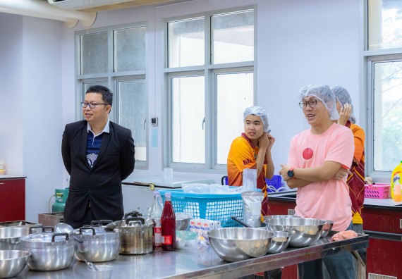 ภาพกิจกรรม  คณะวิทยาศาสตร์และเทคโนโลยี มหาวิทยาลัยราชภัฏกำแพงเพชร ร่วมกับโรงเรียนกำแพงเพชรพิทยาคม จัดกิจกรรมค่ายวิทยาศาสตร์นักเรียนห้องเรียนพิเศษวิทยาศาสตร์