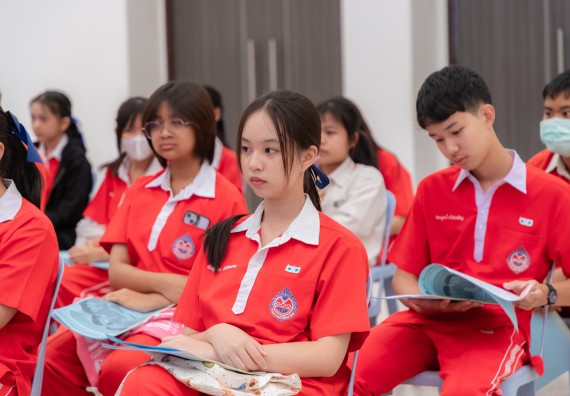 ภาพกิจกรรม  คณะวิทยาศาสตร์และเทคโนโลยี มหาวิทยาลัยราชภัฏกำแพงเพชร ร่วมกับโรงเรียนกำแพงเพชรพิทยาคม จัดกิจกรรมค่ายวิทยาศาสตร์นักเรียนห้องเรียนพิเศษวิทยาศาสตร์