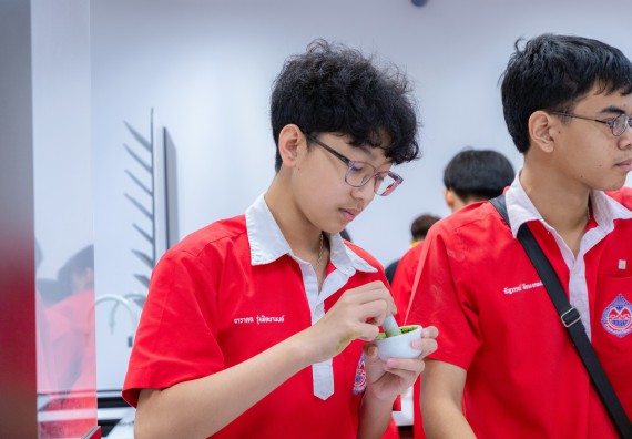 ภาพกิจกรรม  คณะวิทยาศาสตร์และเทคโนโลยี มหาวิทยาลัยราชภัฏกำแพงเพชร ร่วมกับโรงเรียนกำแพงเพชรพิทยาคม จัดกิจกรรมค่ายวิทยาศาสตร์นักเรียนห้องเรียนพิเศษวิทยาศาสตร์