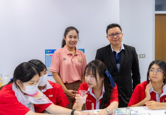 ภาพกิจกรรม  คณะวิทยาศาสตร์และเทคโนโลยี มหาวิทยาลัยราชภัฏกำแพงเพชร ร่วมกับโรงเรียนกำแพงเพชรพิทยาคม จัดกิจกรรมค่ายวิทยาศาสตร์นักเรียนห้องเรียนพิเศษวิทยาศาสตร์