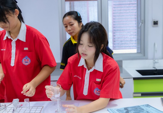 ภาพกิจกรรม  คณะวิทยาศาสตร์และเทคโนโลยี มหาวิทยาลัยราชภัฏกำแพงเพชร ร่วมกับโรงเรียนกำแพงเพชรพิทยาคม จัดกิจกรรมค่ายวิทยาศาสตร์นักเรียนห้องเรียนพิเศษวิทยาศาสตร์