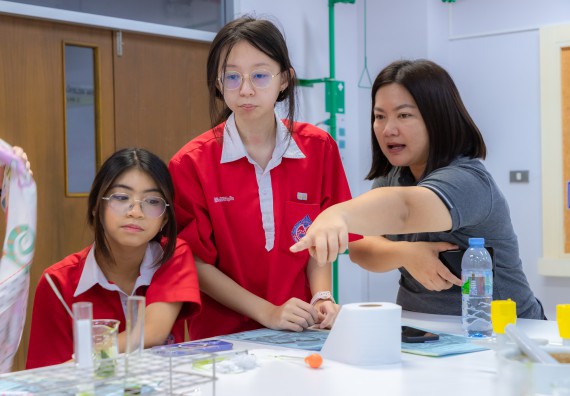 ภาพกิจกรรม  คณะวิทยาศาสตร์และเทคโนโลยี มหาวิทยาลัยราชภัฏกำแพงเพชร ร่วมกับโรงเรียนกำแพงเพชรพิทยาคม จัดกิจกรรมค่ายวิทยาศาสตร์นักเรียนห้องเรียนพิเศษวิทยาศาสตร์