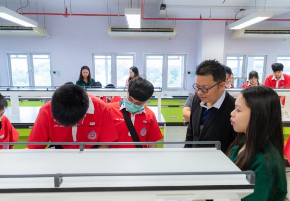 ภาพกิจกรรม  คณะวิทยาศาสตร์และเทคโนโลยี มหาวิทยาลัยราชภัฏกำแพงเพชร ร่วมกับโรงเรียนกำแพงเพชรพิทยาคม จัดกิจกรรมค่ายวิทยาศาสตร์นักเรียนห้องเรียนพิเศษวิทยาศาสตร์