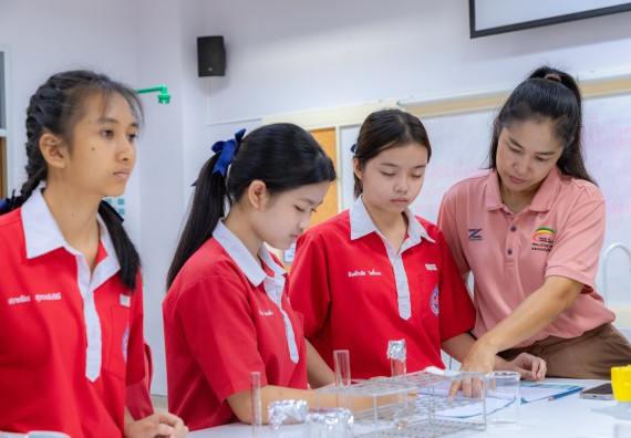 ภาพกิจกรรม  คณะวิทยาศาสตร์และเทคโนโลยี มหาวิทยาลัยราชภัฏกำแพงเพชร ร่วมกับโรงเรียนกำแพงเพชรพิทยาคม จัดกิจกรรมค่ายวิทยาศาสตร์นักเรียนห้องเรียนพิเศษวิทยาศาสตร์