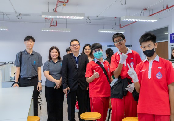 ภาพกิจกรรม  คณะวิทยาศาสตร์และเทคโนโลยี มหาวิทยาลัยราชภัฏกำแพงเพชร ร่วมกับโรงเรียนกำแพงเพชรพิทยาคม จัดกิจกรรมค่ายวิทยาศาสตร์นักเรียนห้องเรียนพิเศษวิทยาศาสตร์