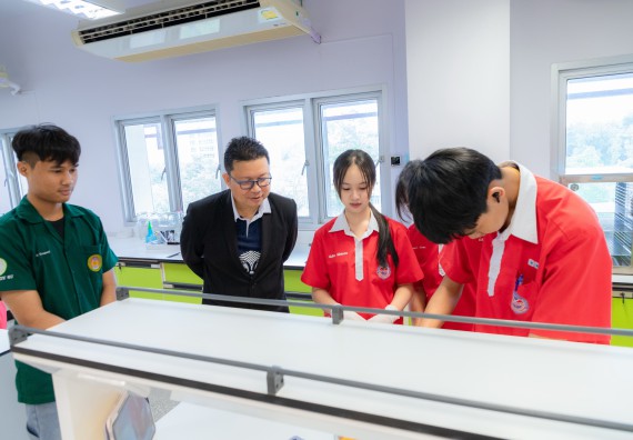 ภาพกิจกรรม  คณะวิทยาศาสตร์และเทคโนโลยี มหาวิทยาลัยราชภัฏกำแพงเพชร ร่วมกับโรงเรียนกำแพงเพชรพิทยาคม จัดกิจกรรมค่ายวิทยาศาสตร์นักเรียนห้องเรียนพิเศษวิทยาศาสตร์