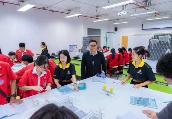 ภาพกิจกรรม  คณะวิทยาศาสตร์และเทคโนโลยี มหาวิทยาลัยราชภัฏกำแพงเพชร ร่วมกับโรงเรียนกำแพงเพชรพิทยาคม จัดกิจกรรมค่ายวิทยาศาสตร์นักเรียนห้องเรียนพิเศษวิทยาศาสตร์