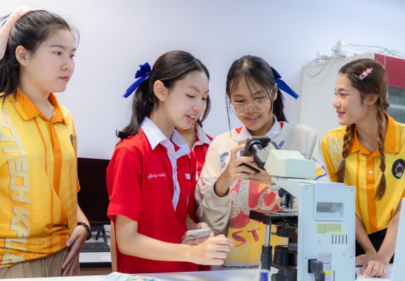 ภาพกิจกรรม  คณะวิทยาศาสตร์และเทคโนโลยี มหาวิทยาลัยราชภัฏกำแพงเพชร ร่วมกับโรงเรียนกำแพงเพชรพิทยาคม จัดกิจกรรมค่ายวิทยาศาสตร์นักเรียนห้องเรียนพิเศษวิทยาศาสตร์