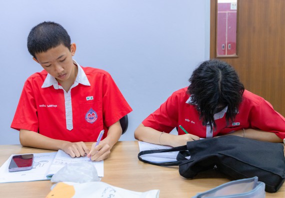 ภาพกิจกรรม  คณะวิทยาศาสตร์และเทคโนโลยี มหาวิทยาลัยราชภัฏกำแพงเพชร ร่วมกับโรงเรียนกำแพงเพชรพิทยาคม จัดกิจกรรมค่ายวิทยาศาสตร์นักเรียนห้องเรียนพิเศษวิทยาศาสตร์