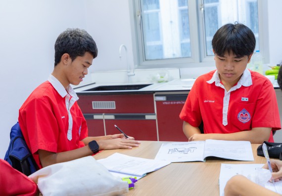 ภาพกิจกรรม  คณะวิทยาศาสตร์และเทคโนโลยี มหาวิทยาลัยราชภัฏกำแพงเพชร ร่วมกับโรงเรียนกำแพงเพชรพิทยาคม จัดกิจกรรมค่ายวิทยาศาสตร์นักเรียนห้องเรียนพิเศษวิทยาศาสตร์