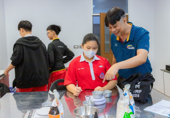 ภาพกิจกรรม  คณะวิทยาศาสตร์และเทคโนโลยี มหาวิทยาลัยราชภัฏกำแพงเพชร ร่วมกับโรงเรียนกำแพงเพชรพิทยาคม จัดกิจกรรมค่ายวิทยาศาสตร์นักเรียนห้องเรียนพิเศษวิทยาศาสตร์