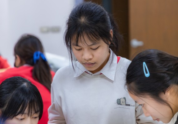 ภาพกิจกรรม  คณะวิทยาศาสตร์และเทคโนโลยี มหาวิทยาลัยราชภัฏกำแพงเพชร ร่วมกับโรงเรียนกำแพงเพชรพิทยาคม จัดกิจกรรมค่ายวิทยาศาสตร์นักเรียนห้องเรียนพิเศษวิทยาศาสตร์