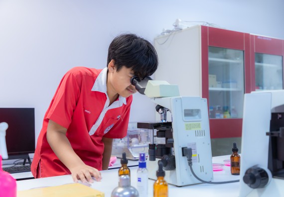 ภาพกิจกรรม  คณะวิทยาศาสตร์และเทคโนโลยี มหาวิทยาลัยราชภัฏกำแพงเพชร ร่วมกับโรงเรียนกำแพงเพชรพิทยาคม จัดกิจกรรมค่ายวิทยาศาสตร์นักเรียนห้องเรียนพิเศษวิทยาศาสตร์