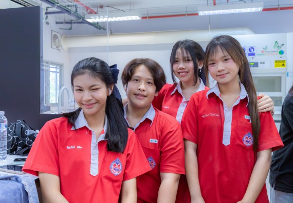 ภาพกิจกรรม  คณะวิทยาศาสตร์และเทคโนโลยี มหาวิทยาลัยราชภัฏกำแพงเพชร ร่วมกับโรงเรียนกำแพงเพชรพิทยาคม จัดกิจกรรมค่ายวิทยาศาสตร์นักเรียนห้องเรียนพิเศษวิทยาศาสตร์