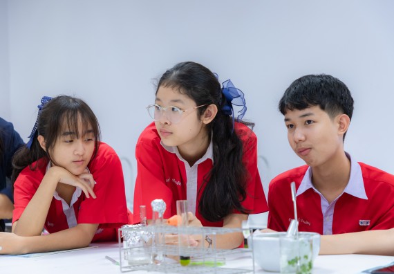 ภาพกิจกรรม  คณะวิทยาศาสตร์และเทคโนโลยี มหาวิทยาลัยราชภัฏกำแพงเพชร ร่วมกับโรงเรียนกำแพงเพชรพิทยาคม จัดกิจกรรมค่ายวิทยาศาสตร์นักเรียนห้องเรียนพิเศษวิทยาศาสตร์