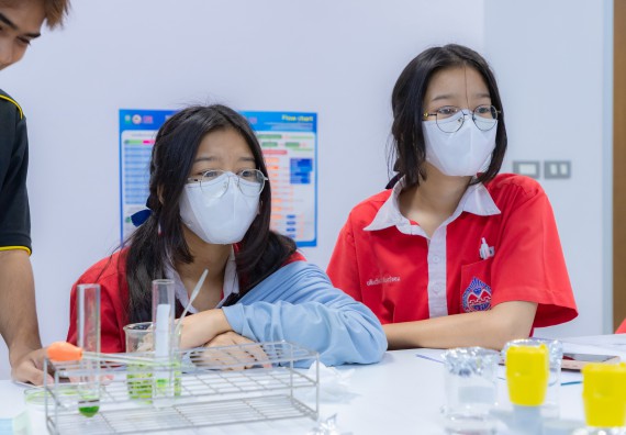 ภาพกิจกรรม  คณะวิทยาศาสตร์และเทคโนโลยี มหาวิทยาลัยราชภัฏกำแพงเพชร ร่วมกับโรงเรียนกำแพงเพชรพิทยาคม จัดกิจกรรมค่ายวิทยาศาสตร์นักเรียนห้องเรียนพิเศษวิทยาศาสตร์