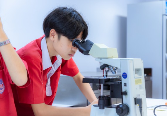 ภาพกิจกรรม  คณะวิทยาศาสตร์และเทคโนโลยี มหาวิทยาลัยราชภัฏกำแพงเพชร ร่วมกับโรงเรียนกำแพงเพชรพิทยาคม จัดกิจกรรมค่ายวิทยาศาสตร์นักเรียนห้องเรียนพิเศษวิทยาศาสตร์