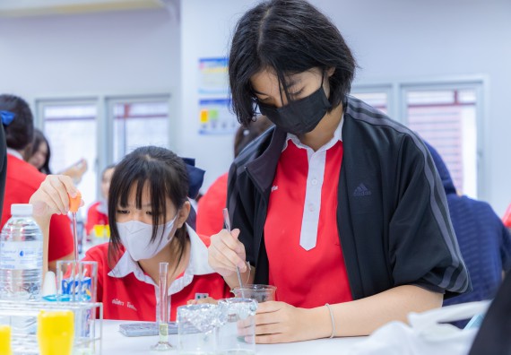 ภาพกิจกรรม  คณะวิทยาศาสตร์และเทคโนโลยี มหาวิทยาลัยราชภัฏกำแพงเพชร ร่วมกับโรงเรียนกำแพงเพชรพิทยาคม จัดกิจกรรมค่ายวิทยาศาสตร์นักเรียนห้องเรียนพิเศษวิทยาศาสตร์