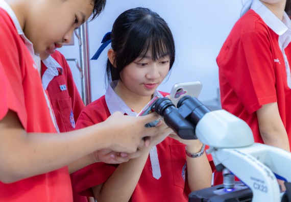 ภาพกิจกรรม  คณะวิทยาศาสตร์และเทคโนโลยี มหาวิทยาลัยราชภัฏกำแพงเพชร ร่วมกับโรงเรียนกำแพงเพชรพิทยาคม จัดกิจกรรมค่ายวิทยาศาสตร์นักเรียนห้องเรียนพิเศษวิทยาศาสตร์