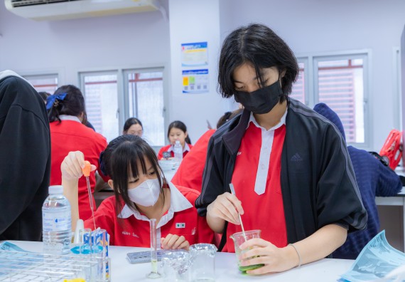 ภาพกิจกรรม  คณะวิทยาศาสตร์และเทคโนโลยี มหาวิทยาลัยราชภัฏกำแพงเพชร ร่วมกับโรงเรียนกำแพงเพชรพิทยาคม จัดกิจกรรมค่ายวิทยาศาสตร์นักเรียนห้องเรียนพิเศษวิทยาศาสตร์