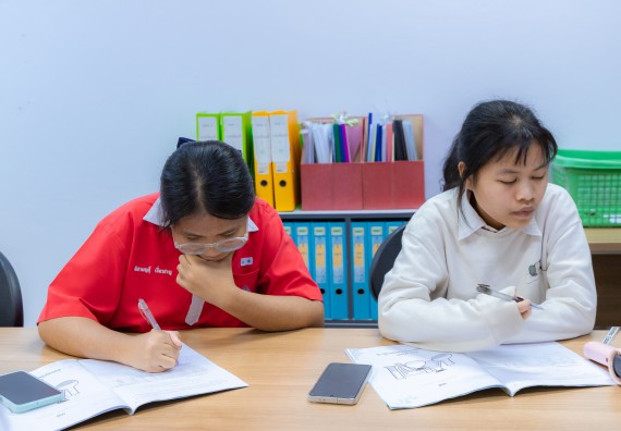 ภาพกิจกรรม  คณะวิทยาศาสตร์และเทคโนโลยี มหาวิทยาลัยราชภัฏกำแพงเพชร ร่วมกับโรงเรียนกำแพงเพชรพิทยาคม จัดกิจกรรมค่ายวิทยาศาสตร์นักเรียนห้องเรียนพิเศษวิทยาศาสตร์