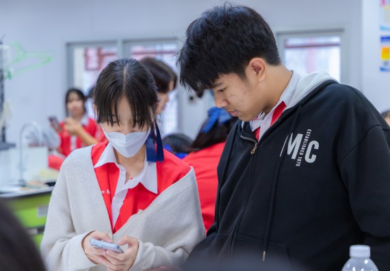 ภาพกิจกรรม  คณะวิทยาศาสตร์และเทคโนโลยี มหาวิทยาลัยราชภัฏกำแพงเพชร ร่วมกับโรงเรียนกำแพงเพชรพิทยาคม จัดกิจกรรมค่ายวิทยาศาสตร์นักเรียนห้องเรียนพิเศษวิทยาศาสตร์