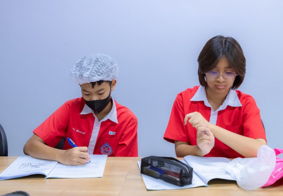 ภาพกิจกรรม  คณะวิทยาศาสตร์และเทคโนโลยี มหาวิทยาลัยราชภัฏกำแพงเพชร ร่วมกับโรงเรียนกำแพงเพชรพิทยาคม จัดกิจกรรมค่ายวิทยาศาสตร์นักเรียนห้องเรียนพิเศษวิทยาศาสตร์