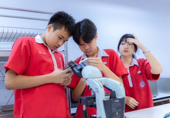 ภาพกิจกรรม  คณะวิทยาศาสตร์และเทคโนโลยี มหาวิทยาลัยราชภัฏกำแพงเพชร ร่วมกับโรงเรียนกำแพงเพชรพิทยาคม จัดกิจกรรมค่ายวิทยาศาสตร์นักเรียนห้องเรียนพิเศษวิทยาศาสตร์