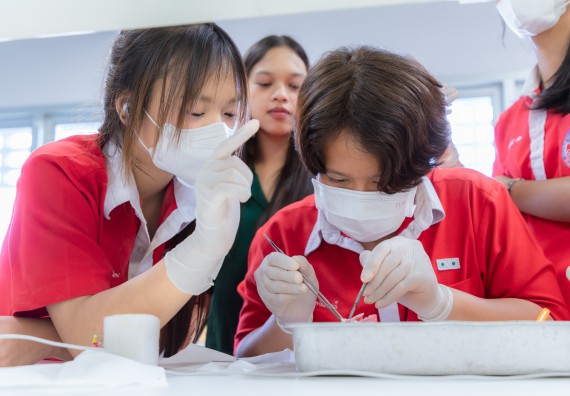 ภาพกิจกรรม  คณะวิทยาศาสตร์และเทคโนโลยี มหาวิทยาลัยราชภัฏกำแพงเพชร ร่วมกับโรงเรียนกำแพงเพชรพิทยาคม จัดกิจกรรมค่ายวิทยาศาสตร์นักเรียนห้องเรียนพิเศษวิทยาศาสตร์