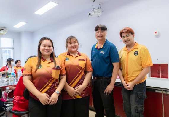 ภาพกิจกรรม  คณะวิทยาศาสตร์และเทคโนโลยี มหาวิทยาลัยราชภัฏกำแพงเพชร ร่วมกับโรงเรียนกำแพงเพชรพิทยาคม จัดกิจกรรมค่ายวิทยาศาสตร์นักเรียนห้องเรียนพิเศษวิทยาศาสตร์