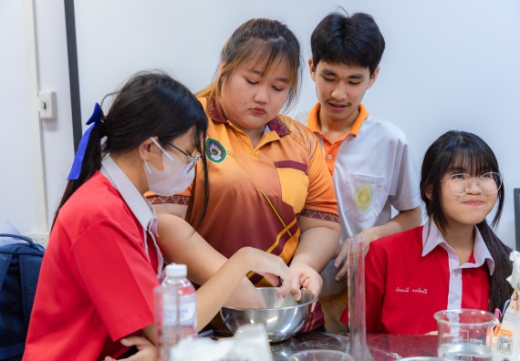 ภาพกิจกรรม  คณะวิทยาศาสตร์และเทคโนโลยี มหาวิทยาลัยราชภัฏกำแพงเพชร ร่วมกับโรงเรียนกำแพงเพชรพิทยาคม จัดกิจกรรมค่ายวิทยาศาสตร์นักเรียนห้องเรียนพิเศษวิทยาศาสตร์